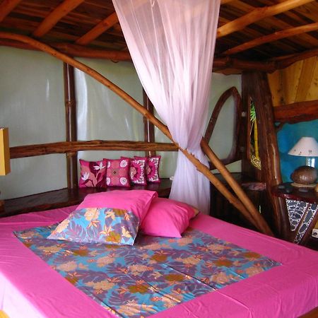 Vanira Lodge Теахупоо Экстерьер фото