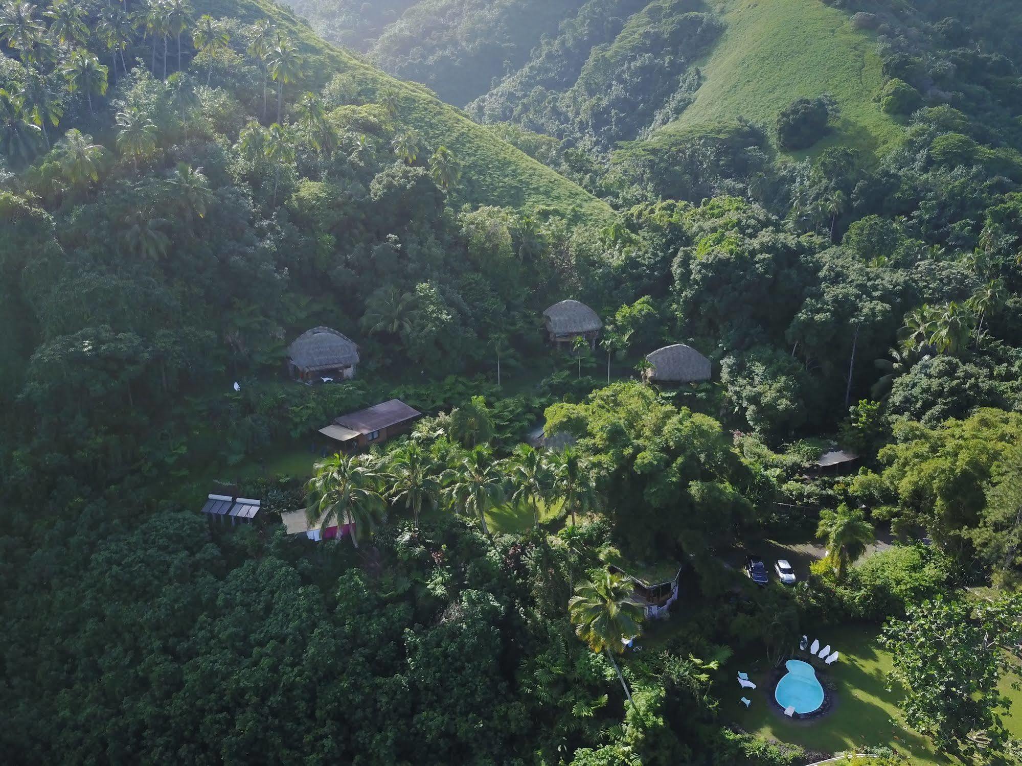 Vanira Lodge Теахупоо Экстерьер фото